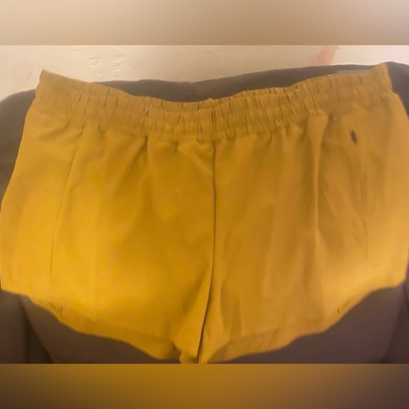 Calia Shorts - Picture 1 of 2